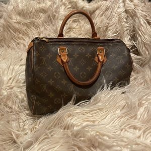 Louis Vuitton Speedy